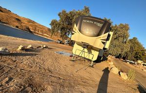 Glamping at its finest! Jayco Luxury sleeps 9!