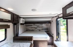 2017 Coachmen RV coleman Lantern 2017 RV rental photo 3