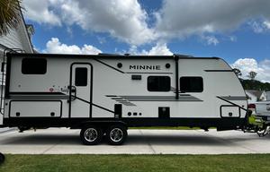 2021 Minnie Winnie with Full Size Bunks!