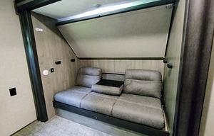 Family Friendly 10 Person with Outdoor Items