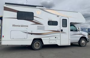 URSULA - 2015 Winnebago Minnie Winnie