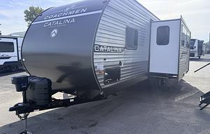 NEW 2026 Coachmen Catalina Legacy Edition 273DBH