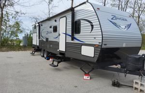 2017 CrossRoads RV Zinger ZR333DB