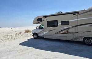 2017 THOR M-30FE E450 RV rental photo 2