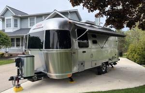 Twyla the Twinky - 2021 Airstream Caravel 22FB