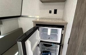 2027 Sunlite 13BH LTD Sleeps 4 RV rental photo 7