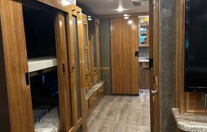 2019 Thor motor coach challenger 37tb