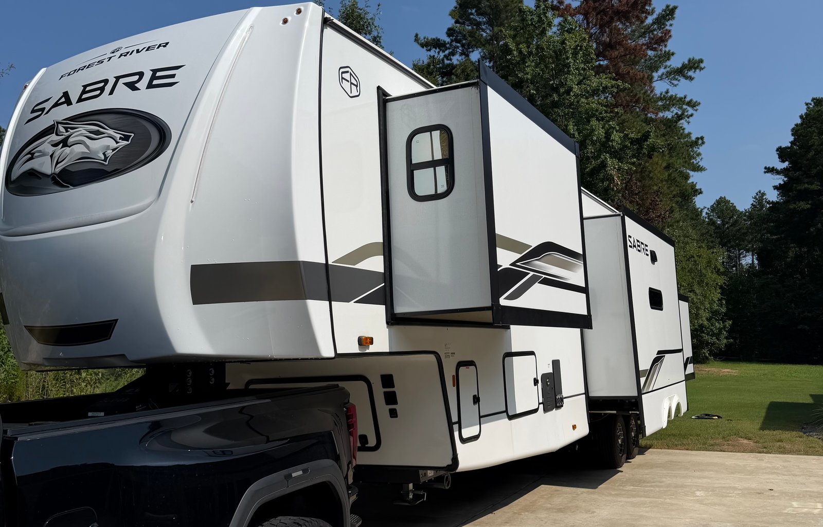 Luxury Camping Experience | Spacious Sabre 36DBB