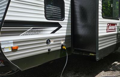 2023 Coleman 17B RV rental photo 3
