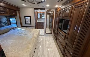 LUXURY RV