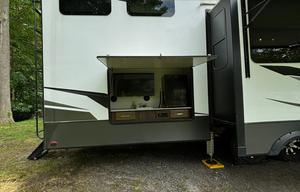 2bdr/2bth 5th wheel