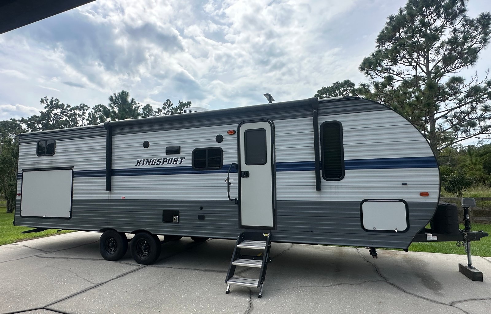 LIKE NEW 2021 Gulf Stream RV