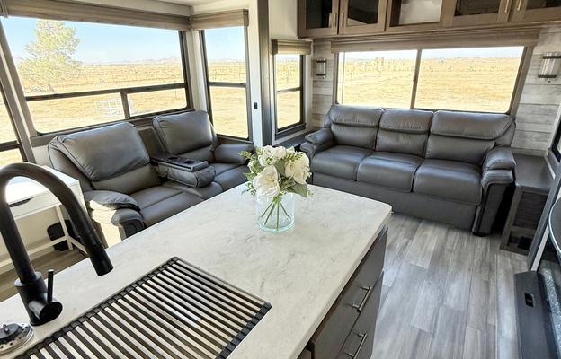 2022 Alliance RV Paradigm 295MK