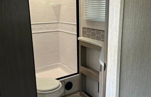 Beautiful 2020 Shadow Cruise travel trailer!
