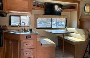 2018 Winnebago Minnie Winnie 31G
