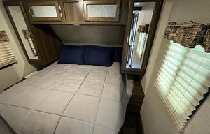 32ft Keystone Bullet. Sleeps 8!
