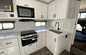 2025 Jayco Eagle 28BHU RV rental photo 9