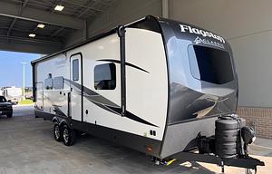 ALMOST NEW MINT CONDITION & SANITIZED RV FOR RENT
