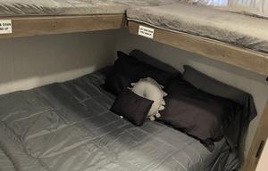 Spacious TWO Bedroom Home Away From Home-Bunkhouse