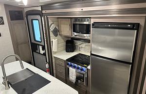 2022 CrossRoads RV Sunset Trail Super Lite SS330BH