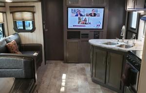 2018 CrossRoads RV Sunset Trail Super Lite SS289QB