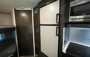 Razor Crest w/Bunk House