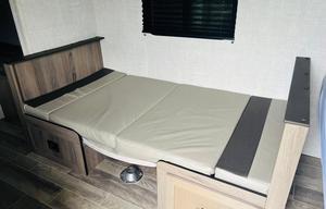 2022 Gulf Stream RV Ameri-Lite Super Lite 199DD RV rental photo 5
