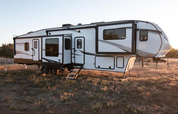 Brand New Grand Design 2023 Fifth Wheel