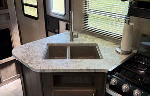 2019 Dutchmen RV Coleman Light 2405BH