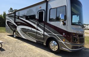 2022 Fleetwood RV Bounder 35K