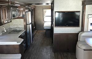 2018 Thor Miramar 35.2 Class A Motorcoach