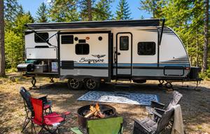 Surveyor 247BH Dog Friendly + Bunkhouse + Island