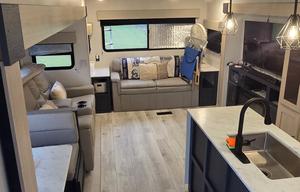 2025 Prime Time RV Avenger 28REI