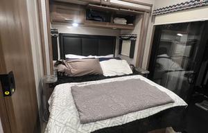 2023 Thor Motor Coach Outlaw 38MB