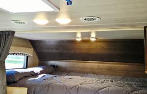 Easy to Drive Spacious RV - Only 3000 Miles on it!