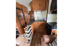 2010 Coachmen Freelander | Clean & Roomy Family RV