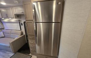 The Phoenix, 2026 Thor Motor Coach Omni TRAIL R36