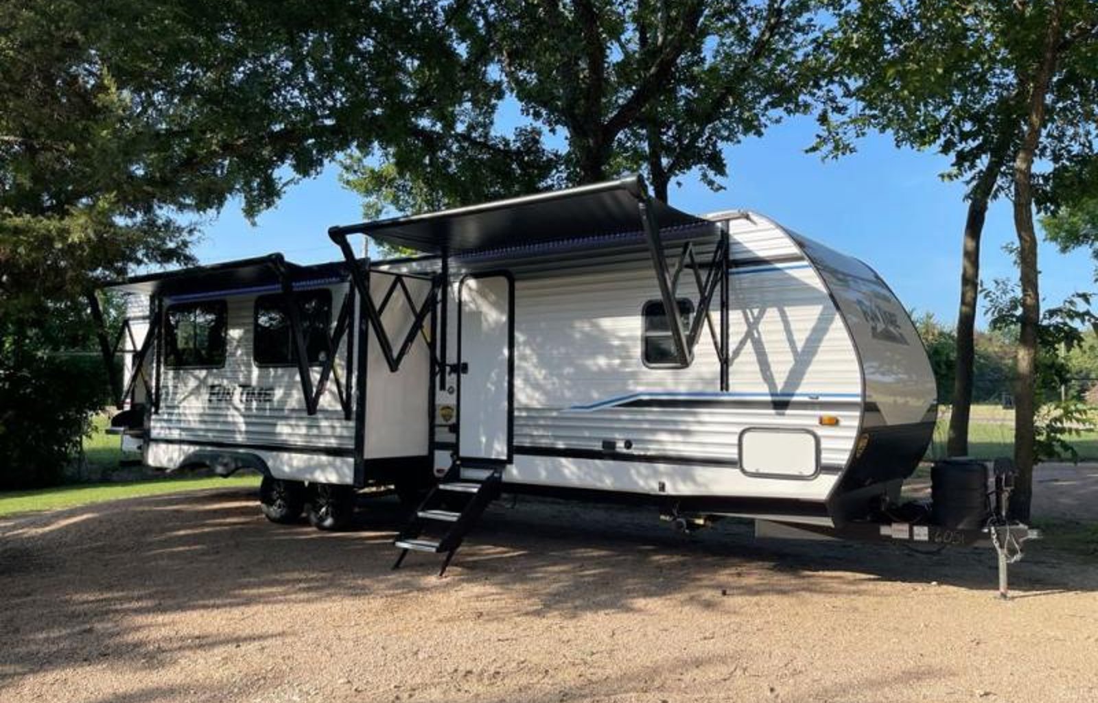 2 bed 2 bath double slides