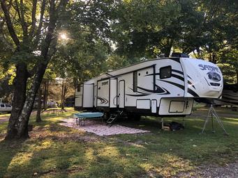 Wolf’s Den Family Campground