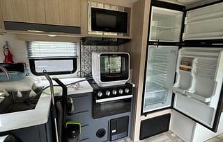 2024 Prime Time RV Tracer 31BHD RV rental photo 2