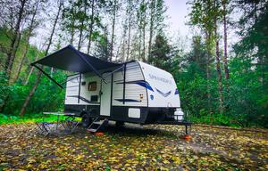 "Lightweight" 5-6 member Family Bunkhouse *SOLAR*!