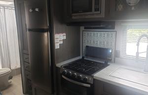 Clean Like New 2022 Shasta RV