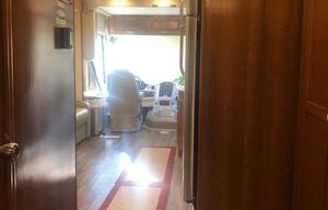 Glory Bound Adventure Coach *2 BATHROOMS*