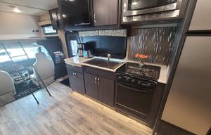 2018 Dynamax Isata 4 FREE GENERAT.200 mi FREE A DAY