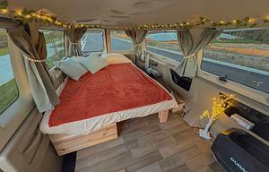 Rainforest Roamer - Cozy Cabin On Wheels