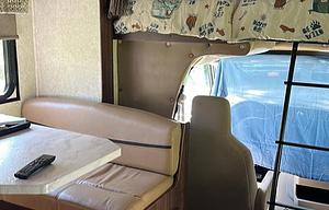 2019 Sunseeker 2650CDWS RV rental photo 10