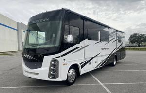 Luxury Class A | Sleeps 7 | Families