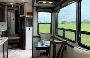 Deluxe 5th Wheel Luxury. Comfort.  Freedom.