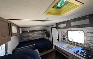 2021 Dutchmen RV Coleman Lantern LT Series 17B RV rental photo 8