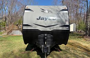 Trailside Escape JANY 2308